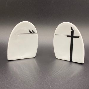 Birds on a wire Salt & Pepper